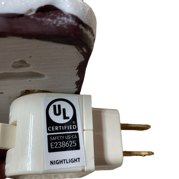 LAST ONE Gnomes By Campfire Nightlight - Picture 7 of 9